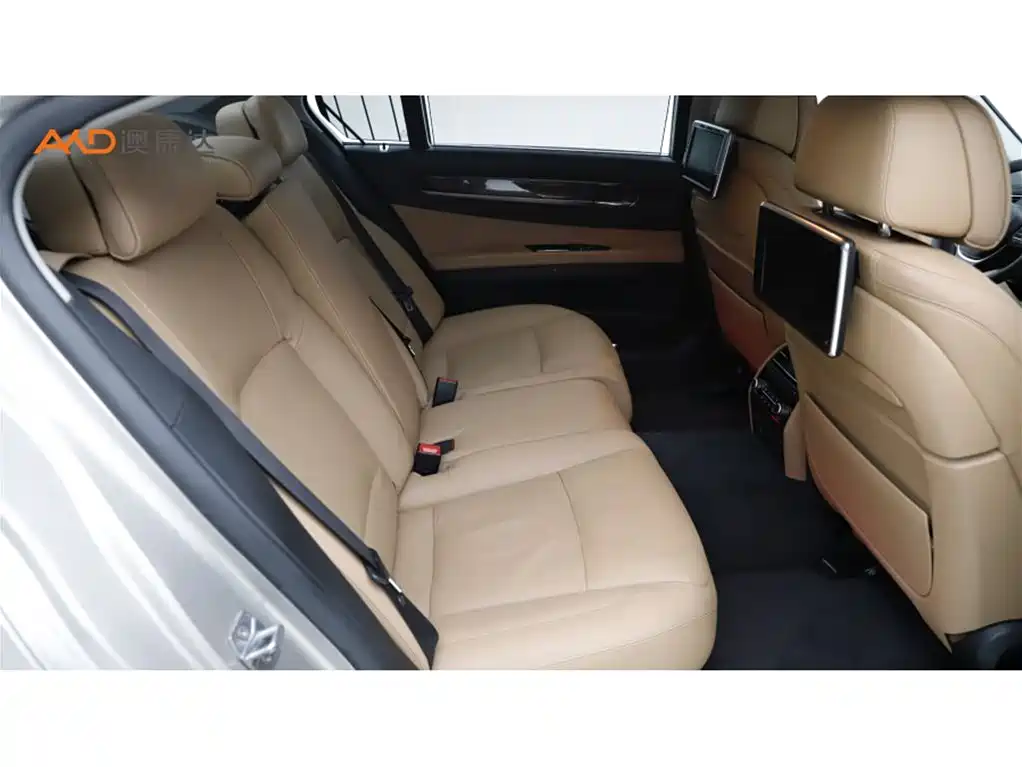 BMW 7 Series 2015 — фото 8