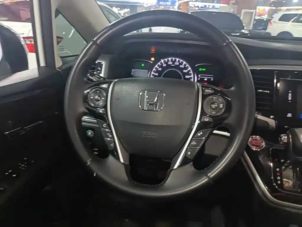 Honda Odyssey 2018 — фото 11