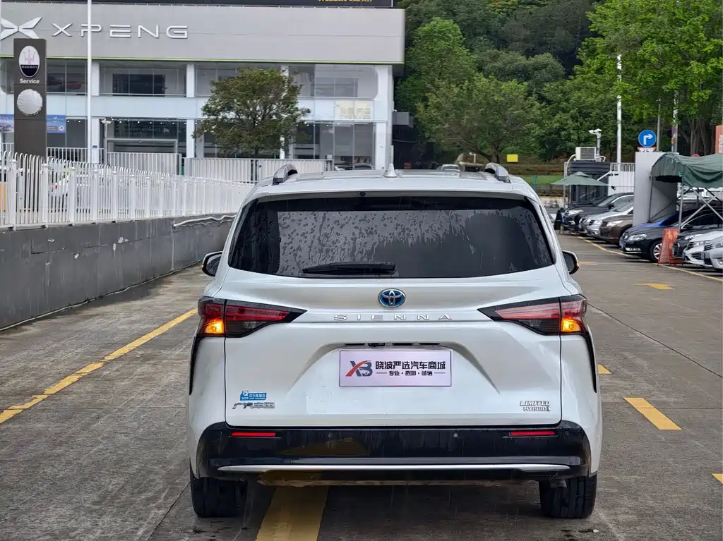 Toyota Sienna 2023