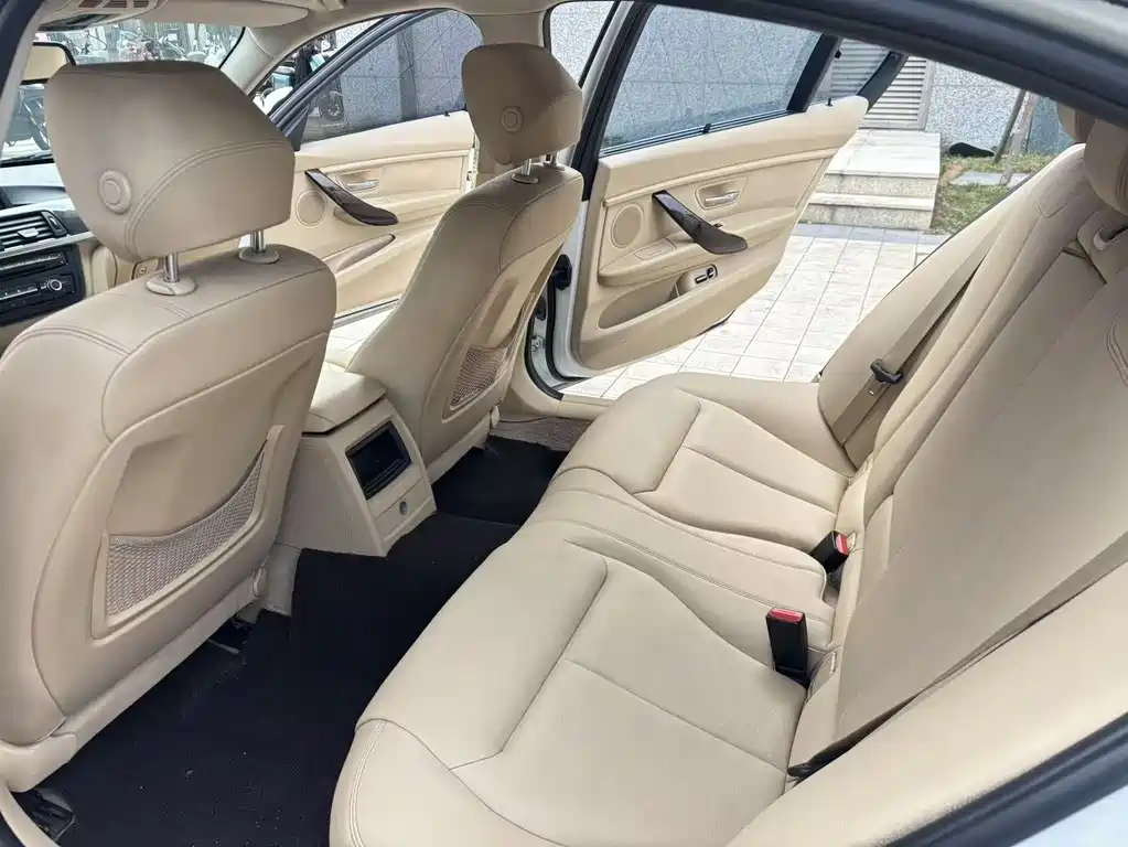 BMW 3 Series 2013 — фото 21