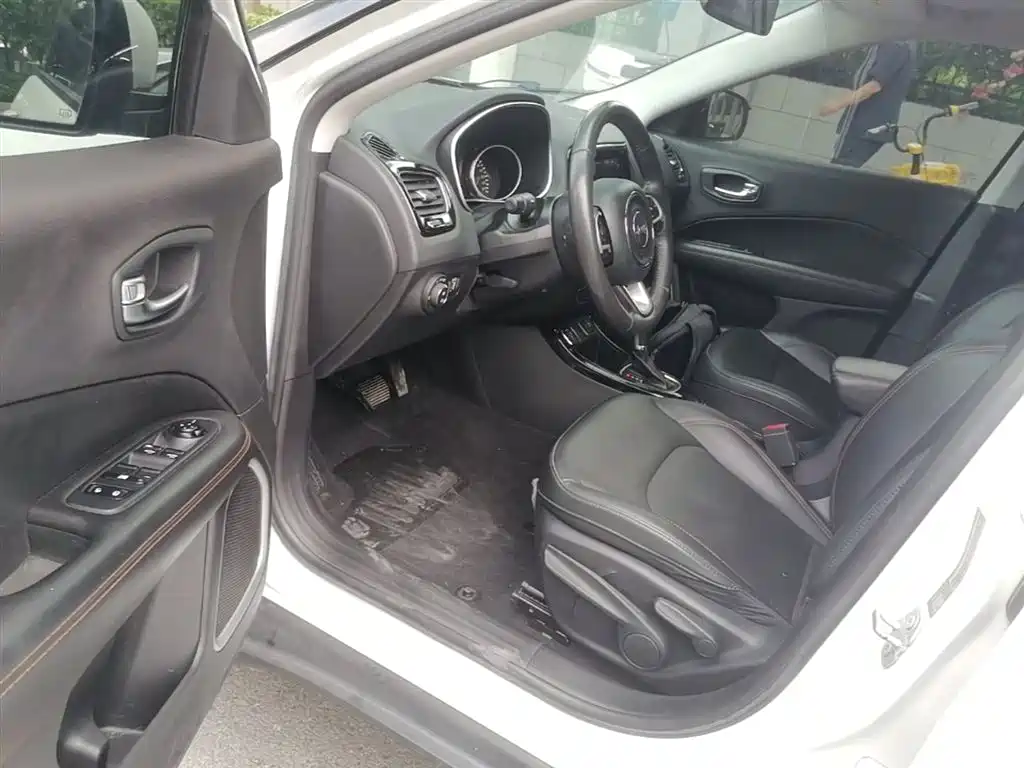 Jeep Compass 2020 — фото 16