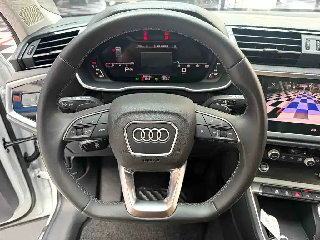 Audi Q3 2022 — фото 12