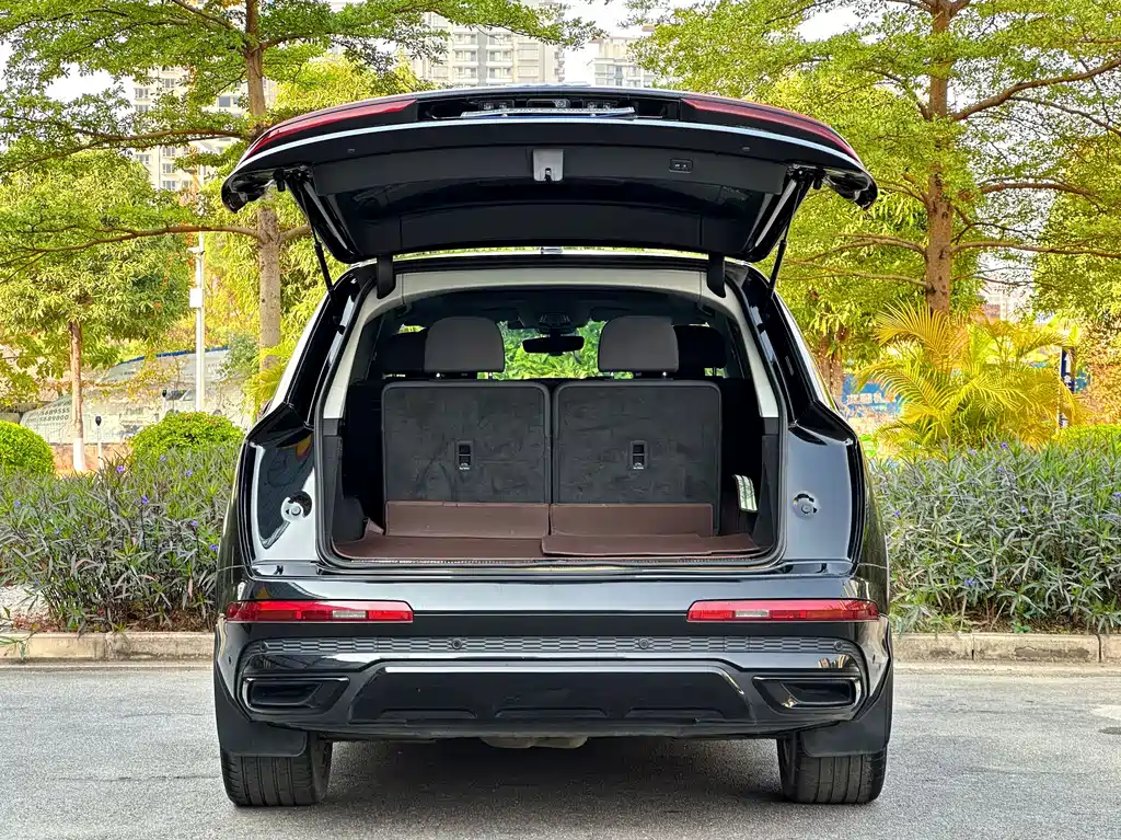 Audi Q7 2023 — фото 31