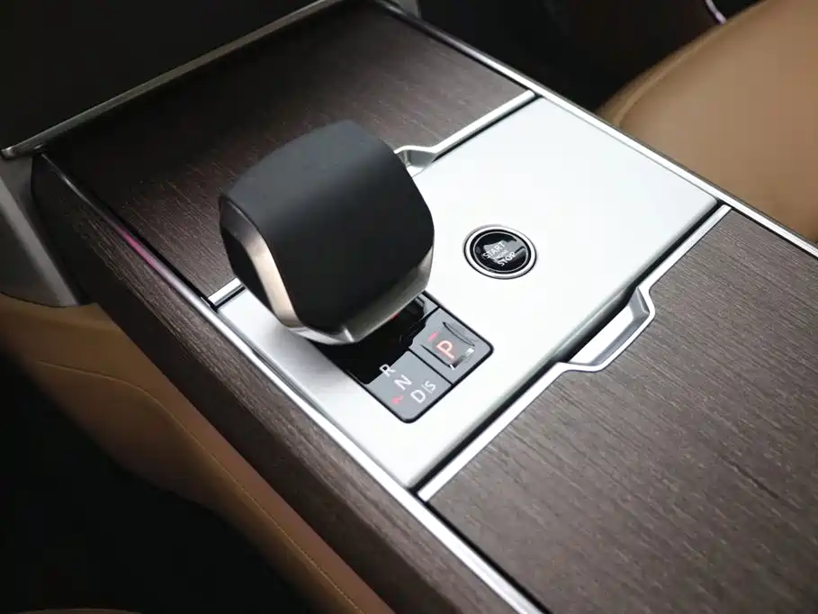 Land Rover Range Rover 2025 — фото 14