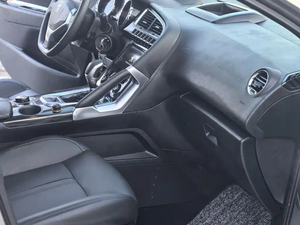 Peugeot 3008 2015 — фото 12