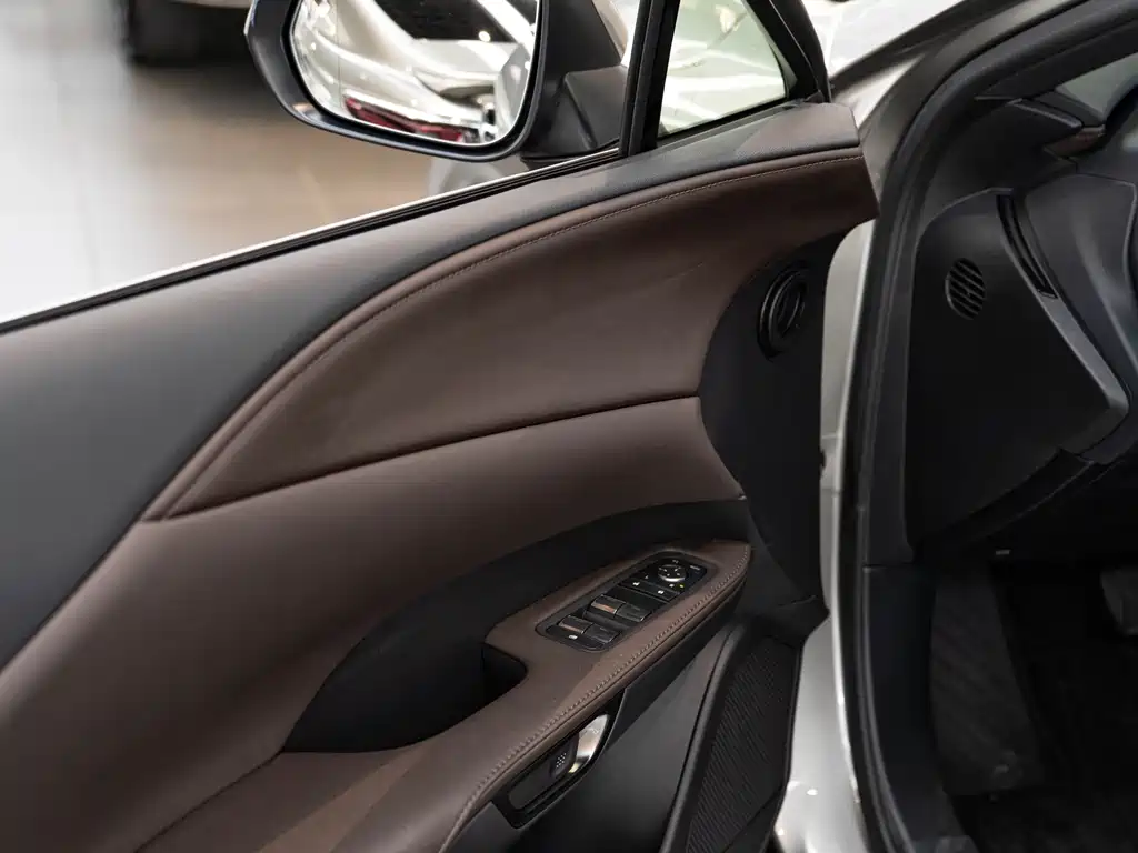 Lexus RX 2025 — фото 18