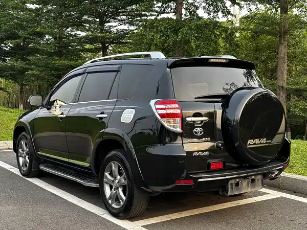 Toyota RAV4 2012