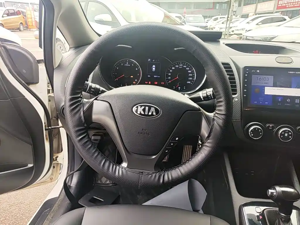 Kia K3 2017 — фото 11