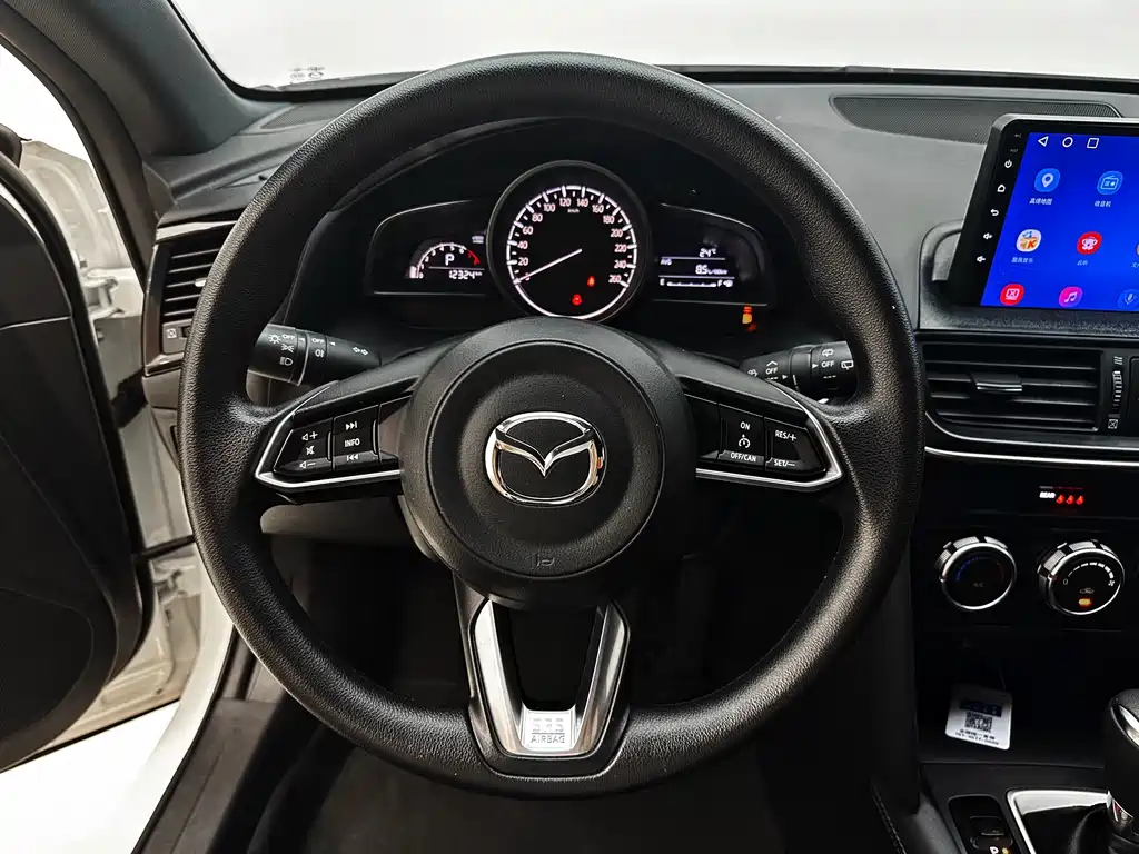 Mazda CX-4 2023 — фото 18