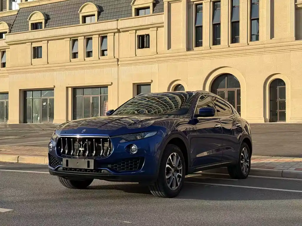 Maserati Levante 2018 — фото 1