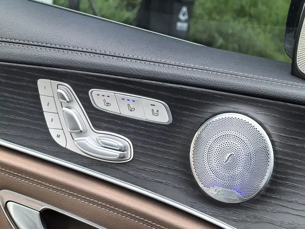 Mercedes-Benz E-Class 2020 — фото 20