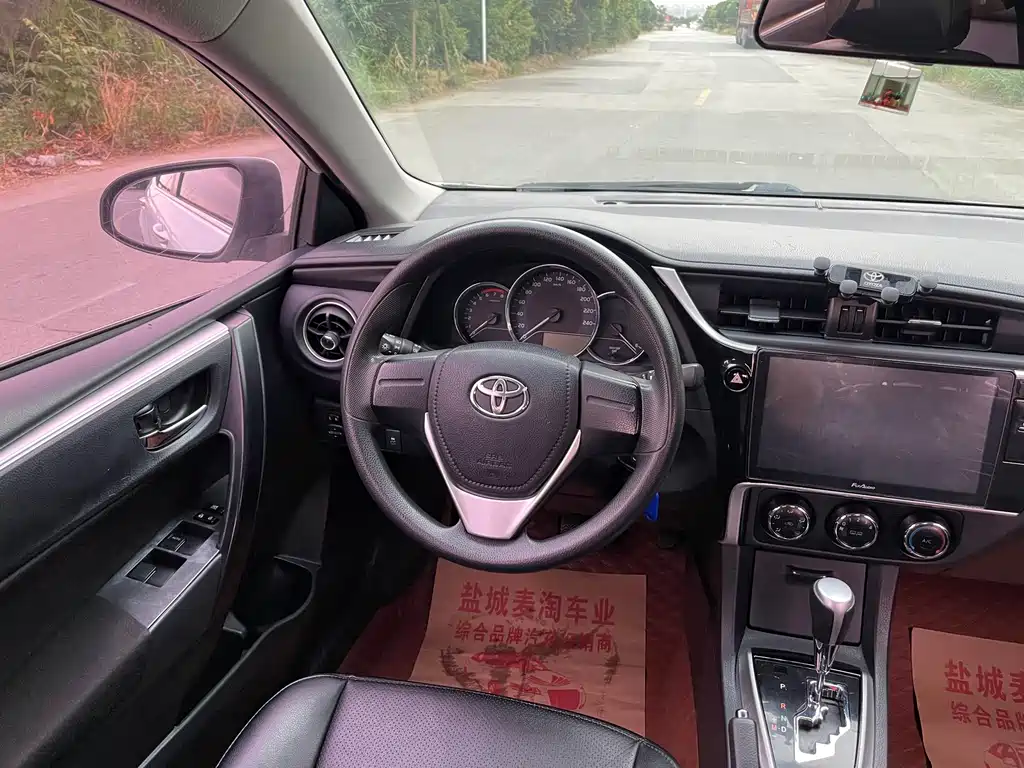 Toyota Corolla 2018 — фото 15