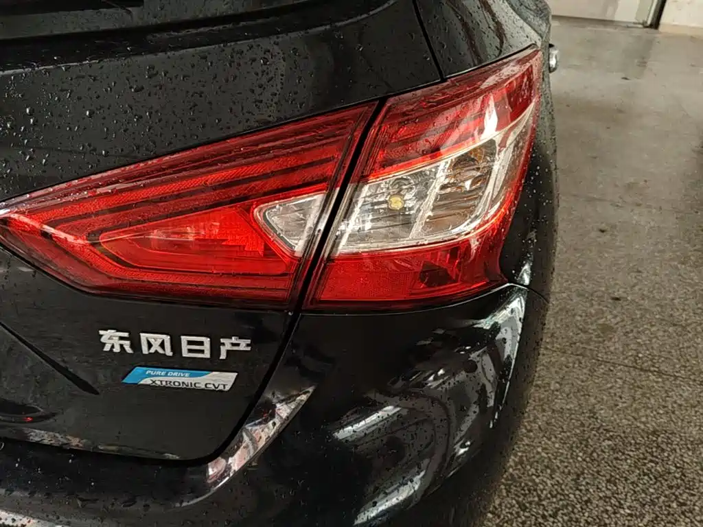 Nissan Tiida 2017 — фото 8