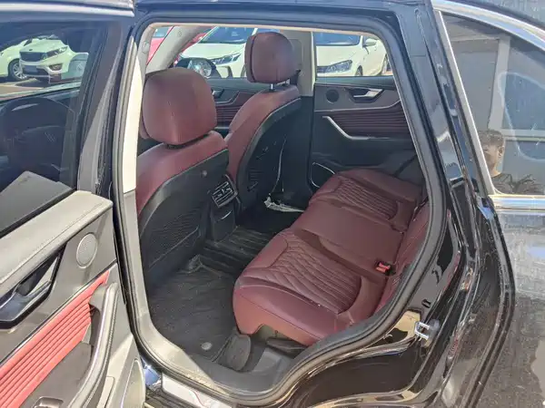 Hongqi HS5 2023