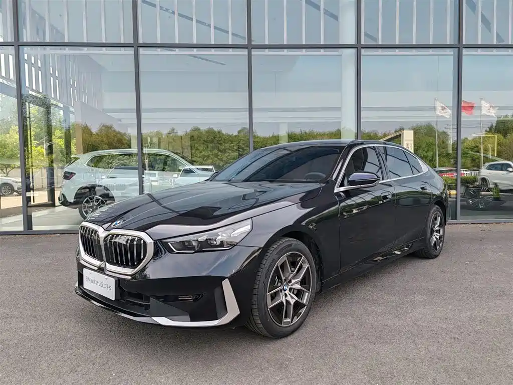 BMW 5 Series 2024
