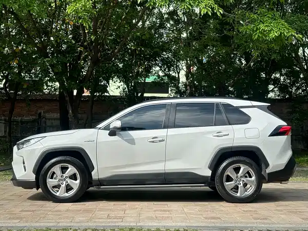 Toyota RAV4 2021