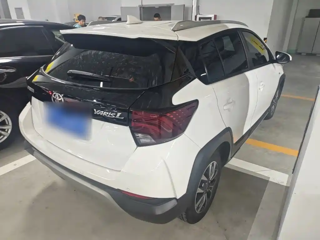 Toyota Yaris L 2022