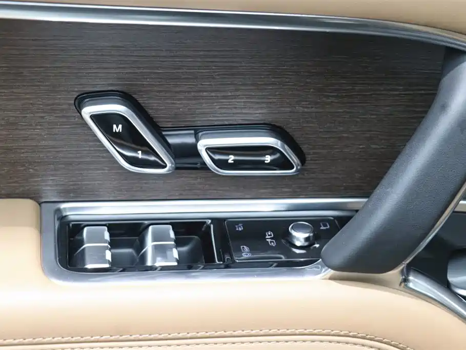 Land Rover Range Rover 2025 — фото 11