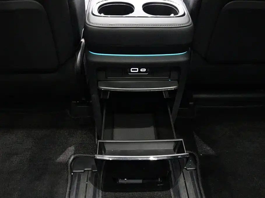 GAC Motor Trumpchi M8 2024 — фото 14