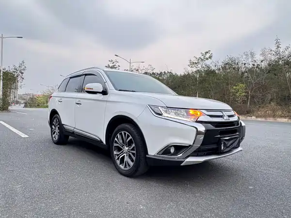 Mitsubishi Outlander 2018