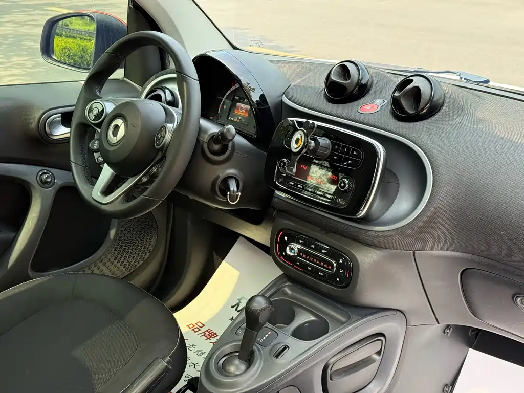 smart fortwo 2017 — фото 8