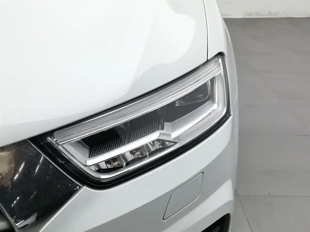 Audi Q3 2018 — фото 7