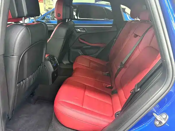 Porsche Macan 2021