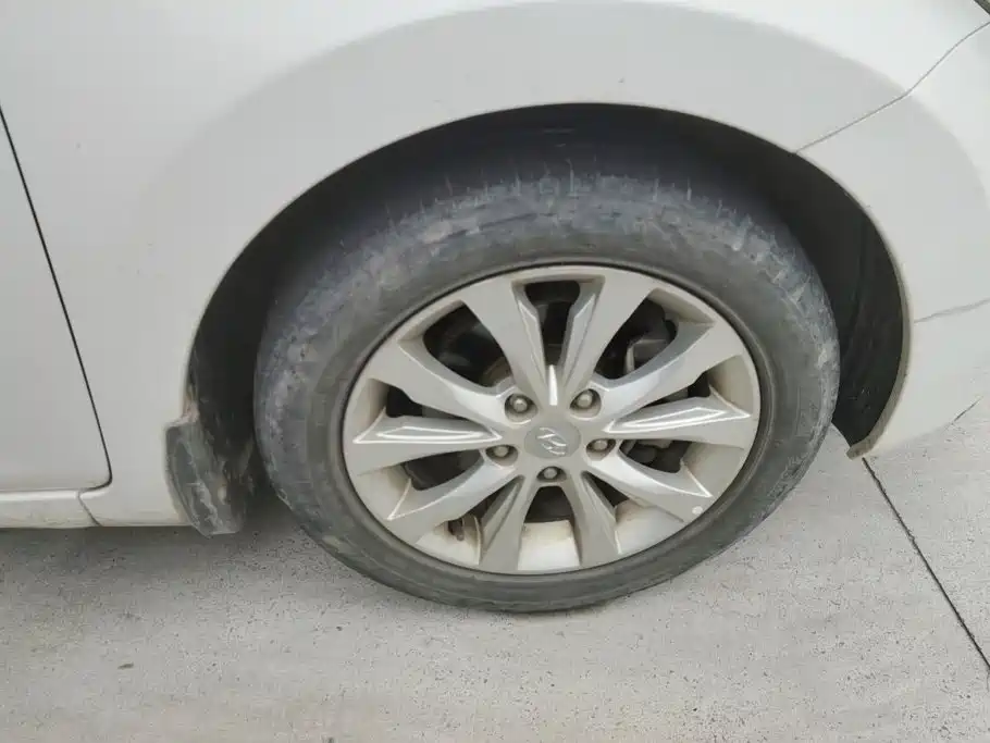 Hyundai Elantra 2016