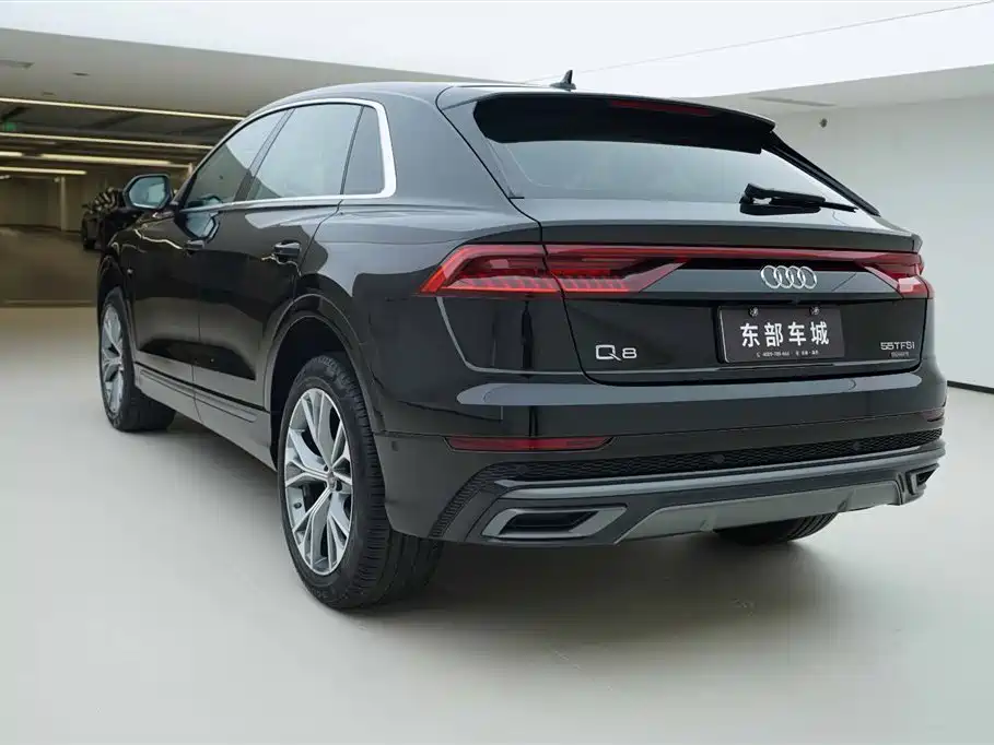 Audi Q8 2023 — фото 4