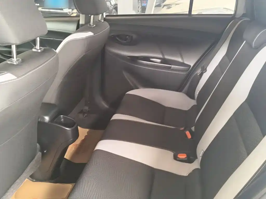 Toyota Yaris L 2023 — фото 17