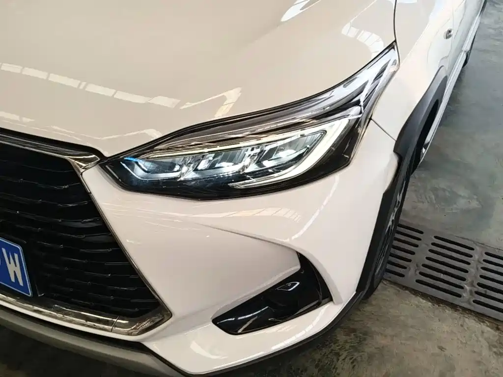 Toyota Yaris L 2023 — фото 24