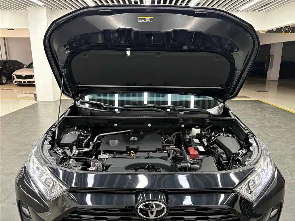 Toyota RAV4 2022 — фото 21