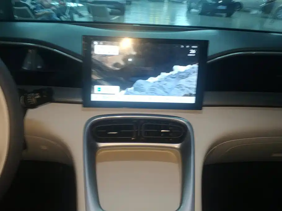 Geely Galaxy Starwish 2025 — фото 13