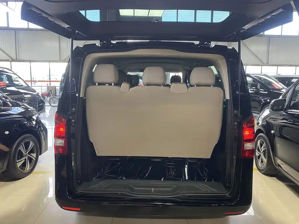 Mercedes-Benz Vito 2023 — фото 15