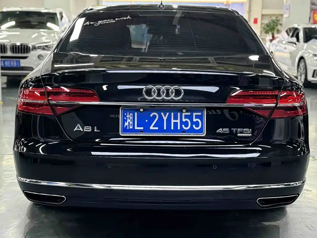 Audi A8 2016 — фото 8