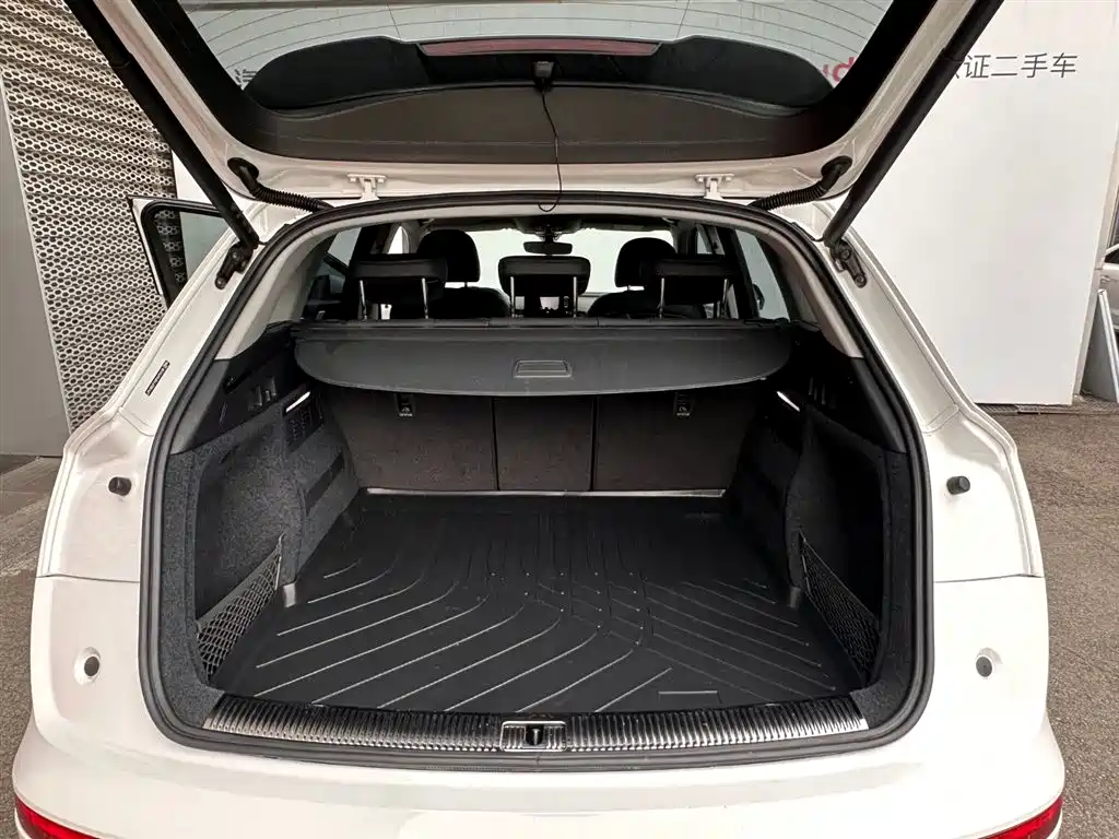 Audi Q5L 2023 — фото 15