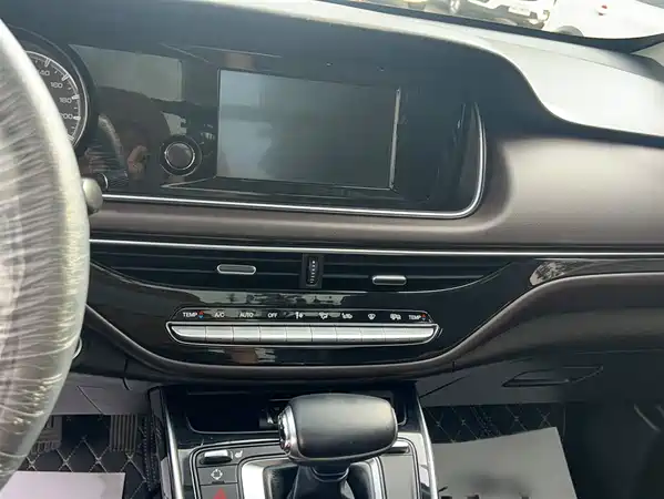 GAC Trumpchi M6 2019