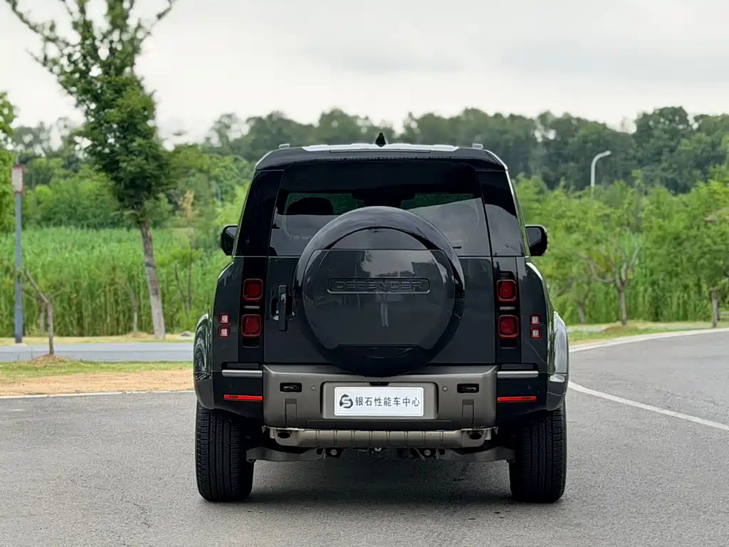 Land Rover Defender 2026 — фото 19