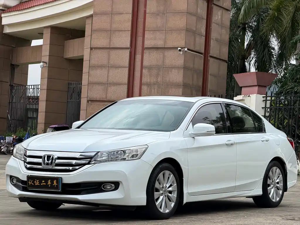 Honda Accord 2015 — фото 1