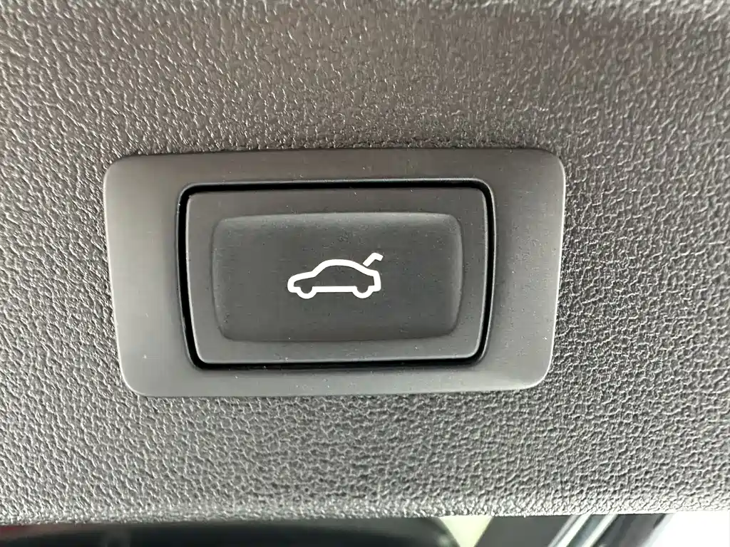 Audi A3 2023 — фото 16