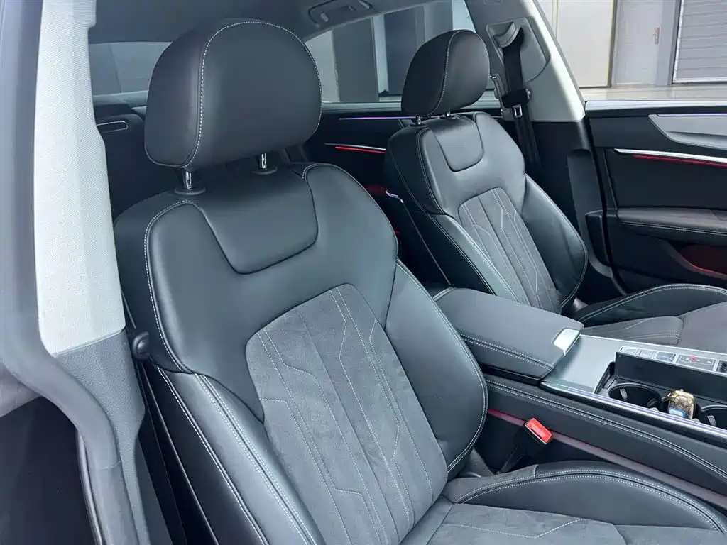 Audi A7L 2024 — фото 23