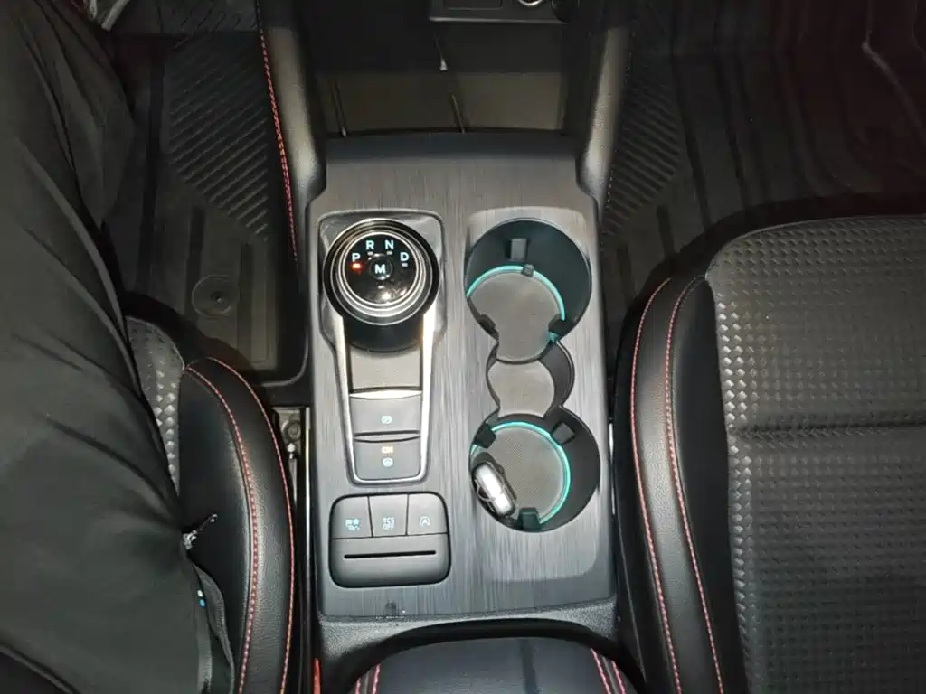 Ford Focus 2022 — фото 14