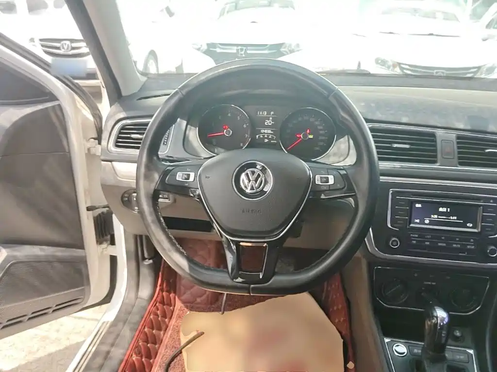 Volkswagen Lavida 2018 — фото 11