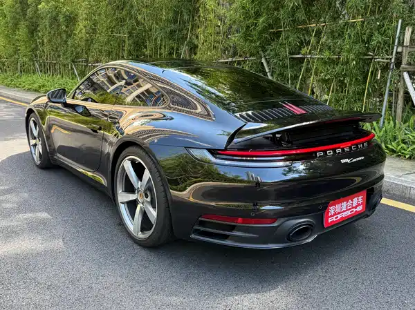Porsche 911 2023