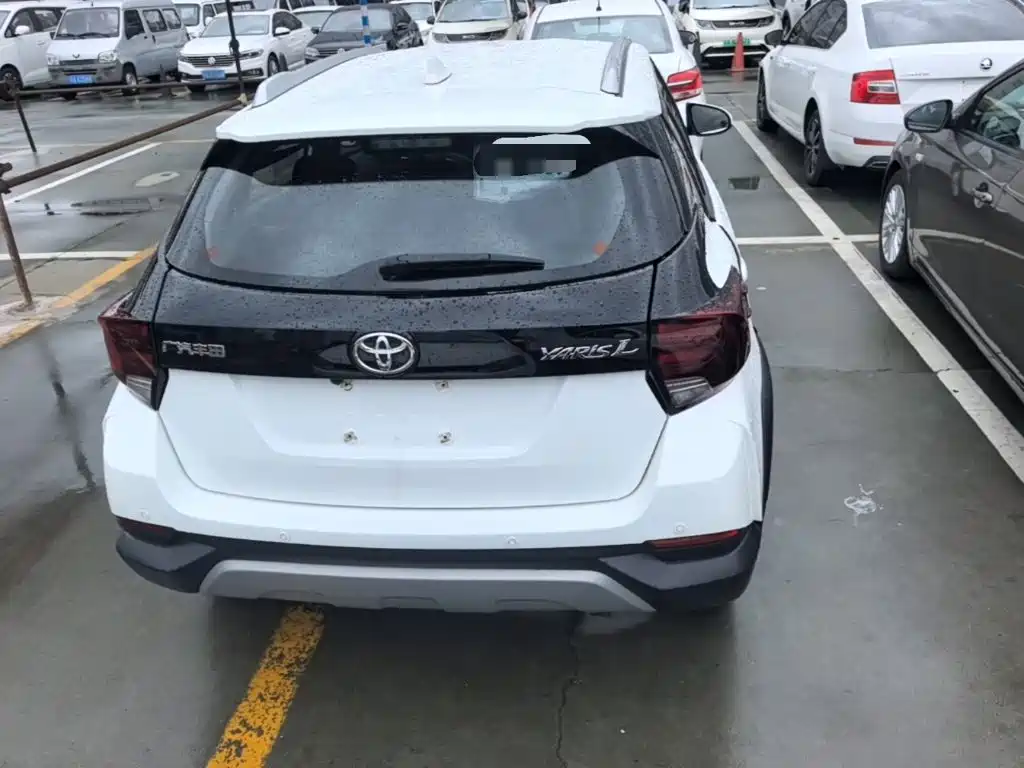 Toyota Yaris L 2020 — фото 6