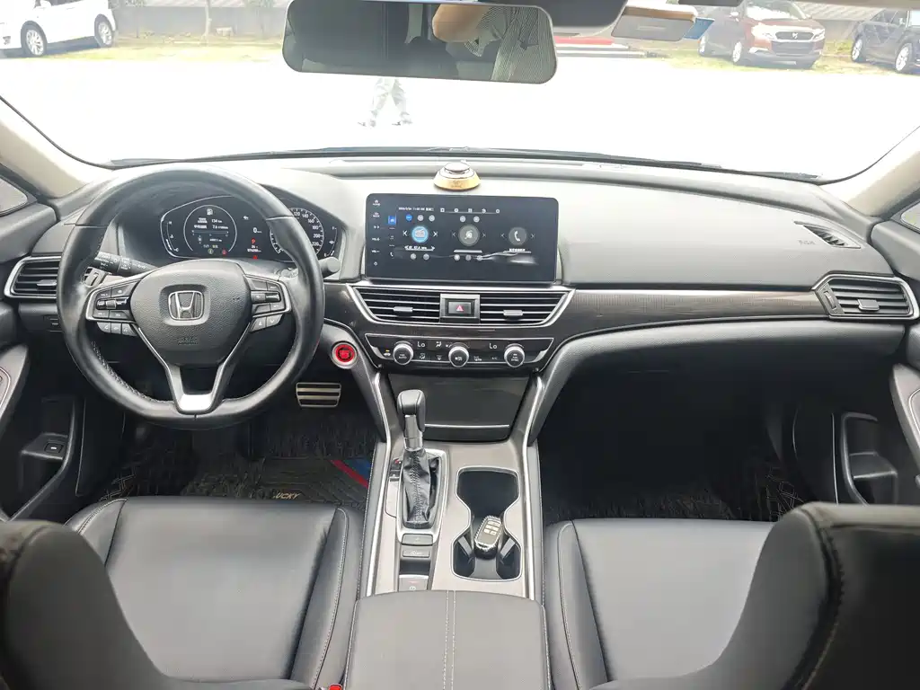 Honda Accord 2023 — фото 15