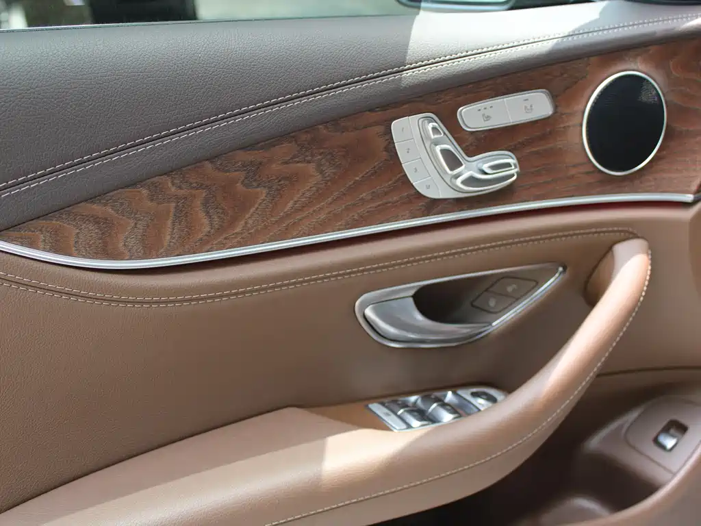 Mercedes-Benz E-Class 2023 — фото 10