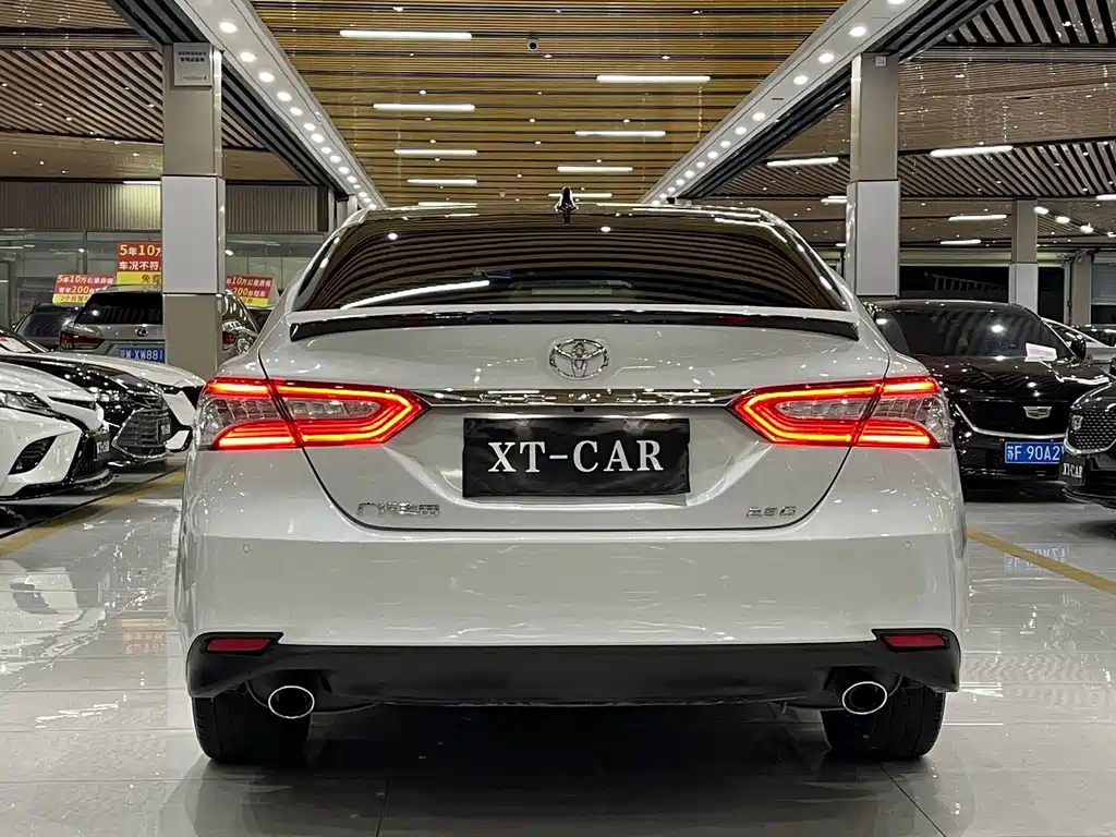 Toyota Camry 2023 — фото 17