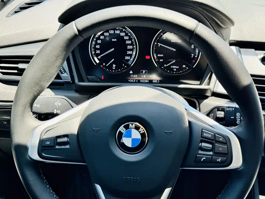 BMW 2 Series Wagon 2018 — фото 8