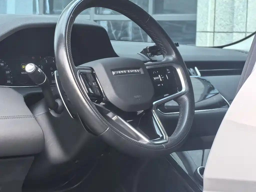 Land Rover Evoque 2024 — фото 19